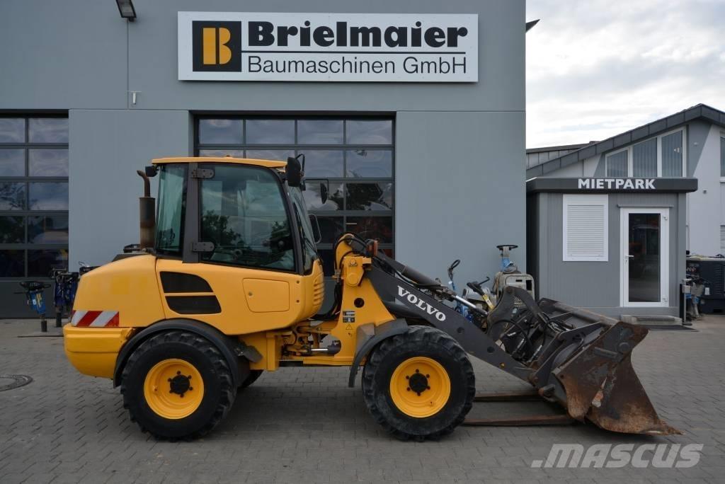 Volvo L 25 F Колесни товарачи