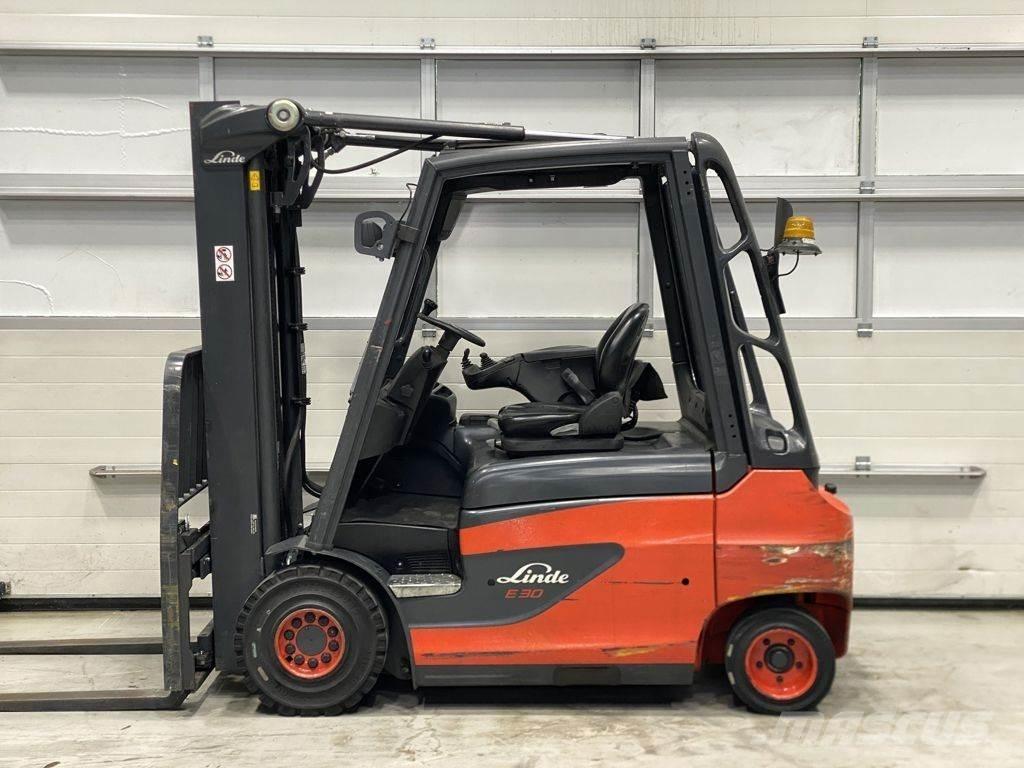 Linde E30-01 Електрически вилични кари-повдигачи