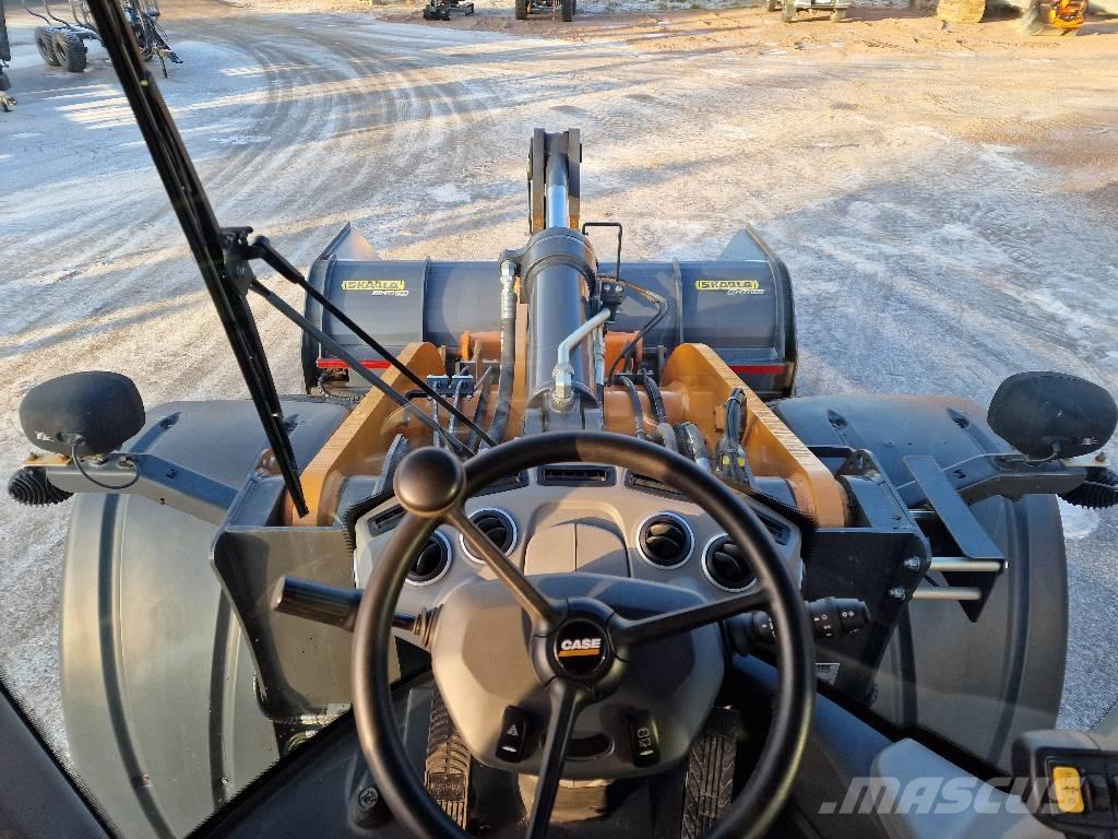 CASE 821 G2 Колесни товарачи