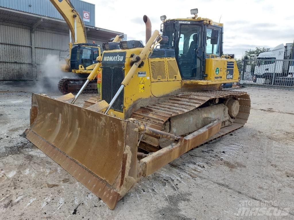Komatsu D65PX-18 Верижни булдозери
