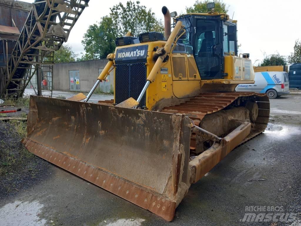 Komatsu D65PX-18 Верижни булдозери
