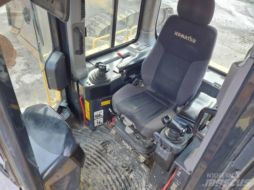 Komatsu D65PX-18 Верижни булдозери
