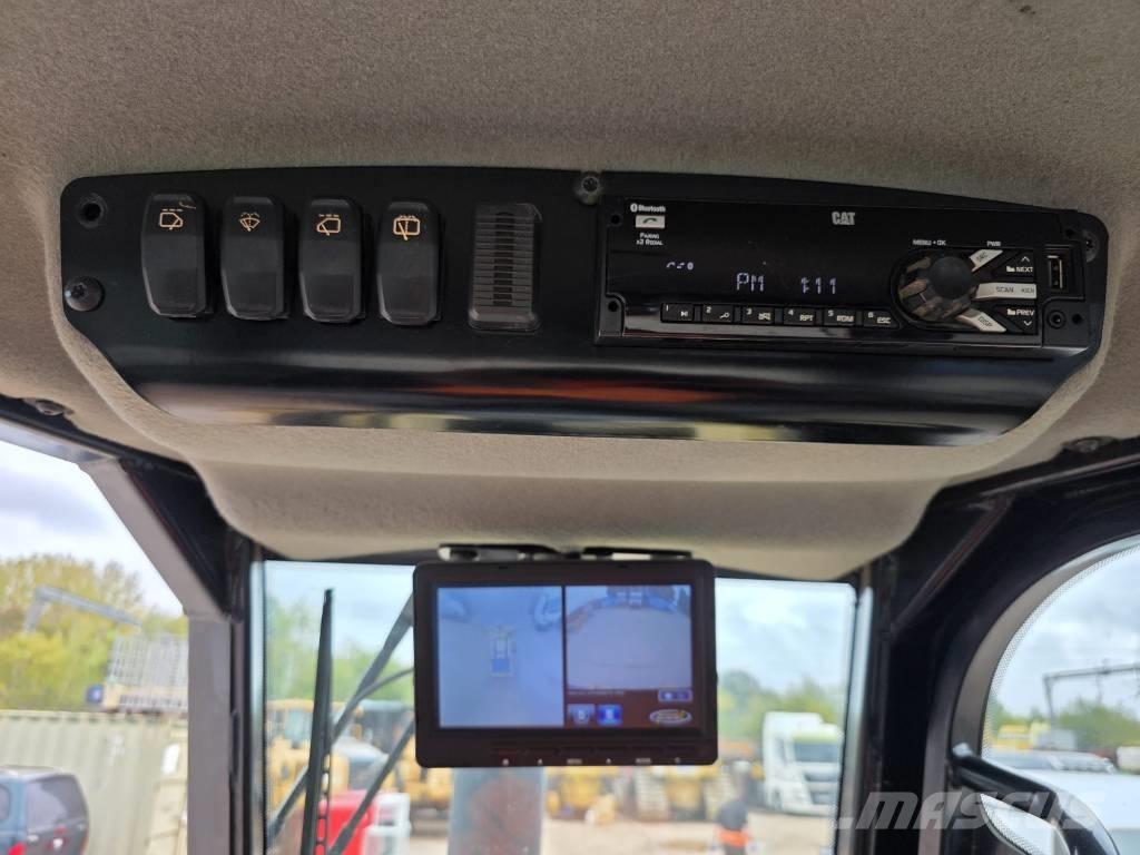 CAT D 5 K 2 LGP Верижни булдозери
