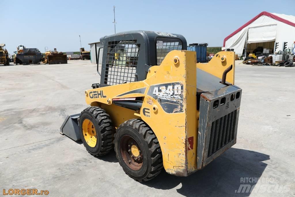 Gehl 4240 Мини товарачи
