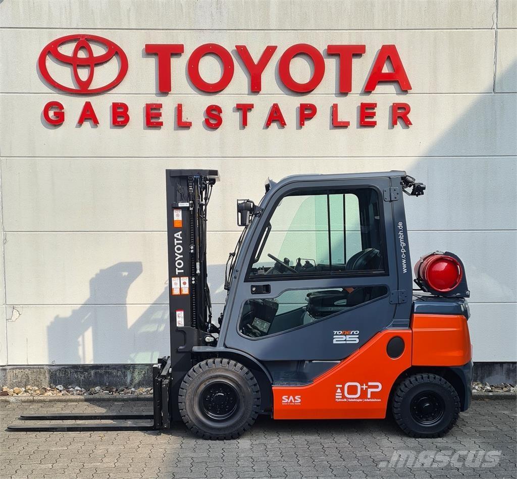 Toyota 02-8FGF25 Камиони с АГУ