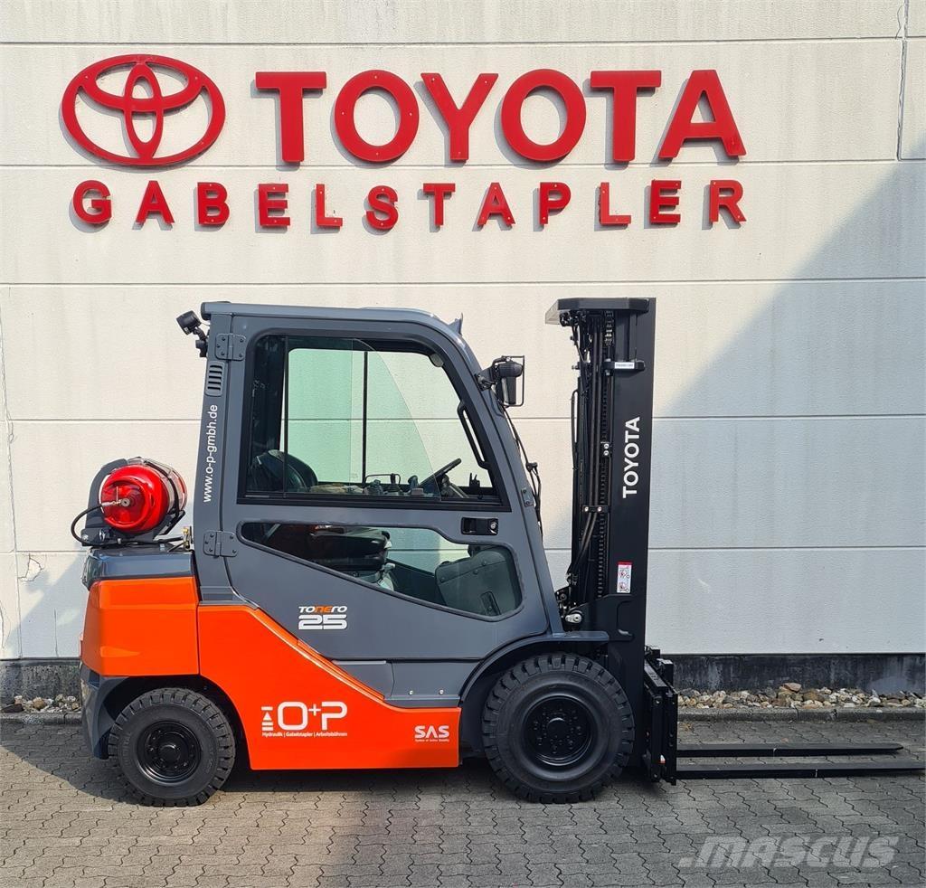 Toyota 02-8FGF25 Камиони с АГУ