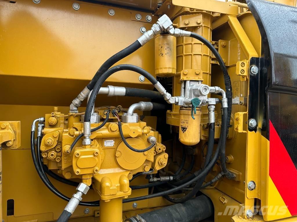 CAT 320 Верижен екскаватор