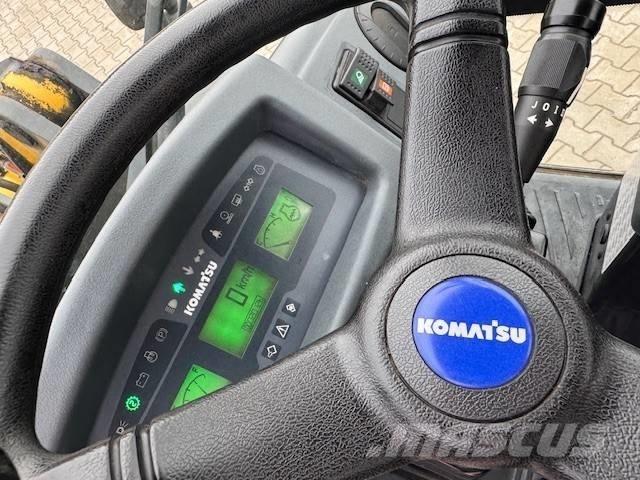 Komatsu WA 80 M Колесни товарачи