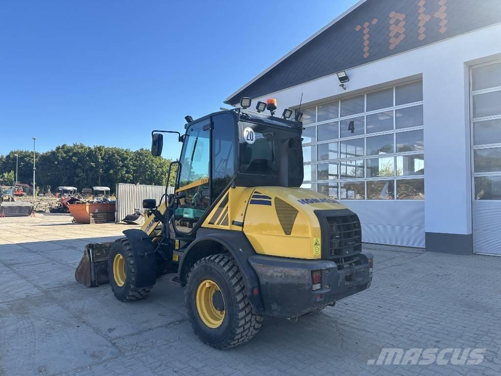 Komatsu WA 80-6 Колесни товарачи