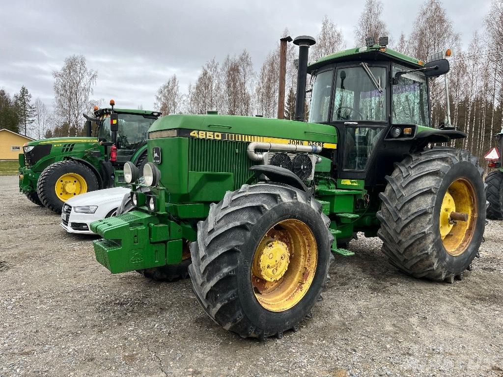 John Deere 4850 Трактори