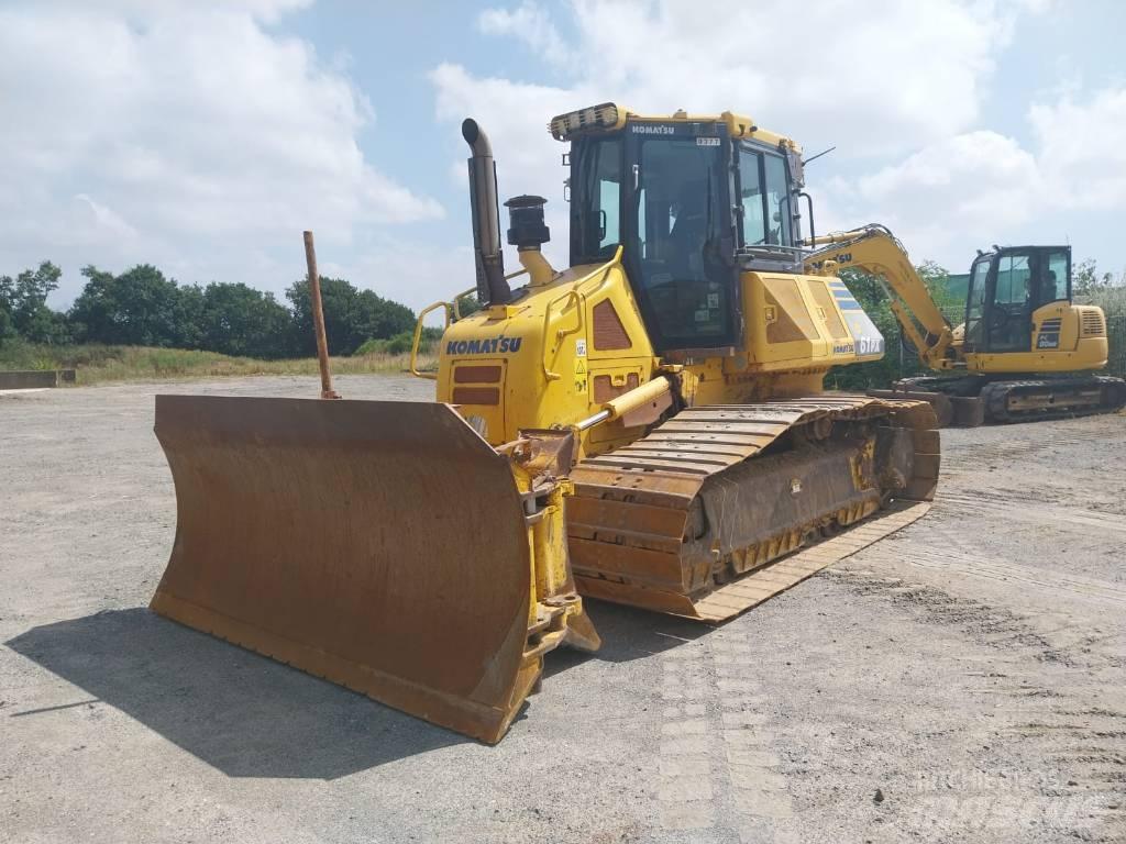 Komatsu D61PX-23 Верижни булдозери
