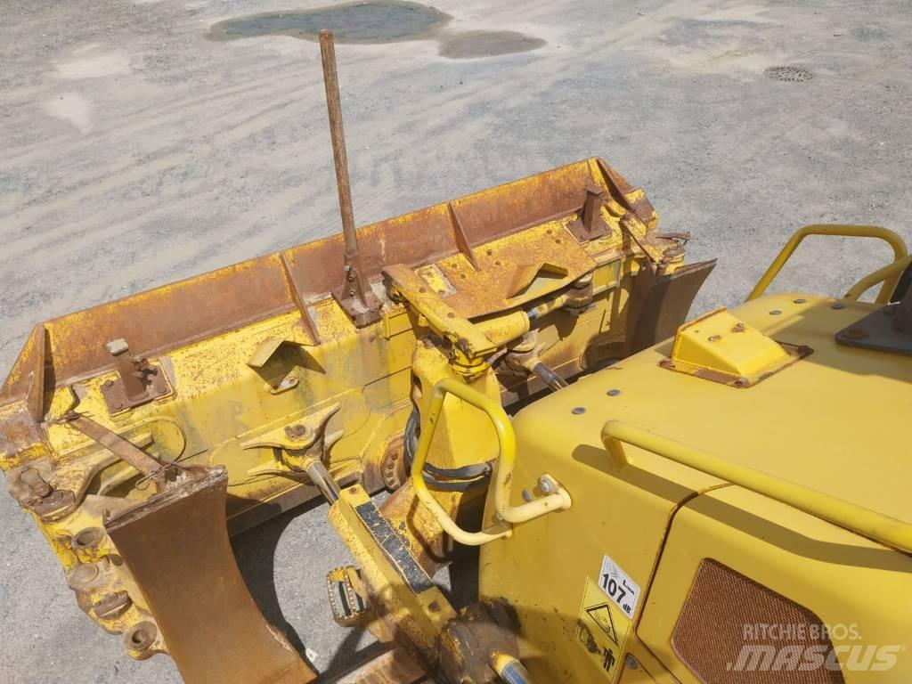 Komatsu D61PX-23 Верижни булдозери
