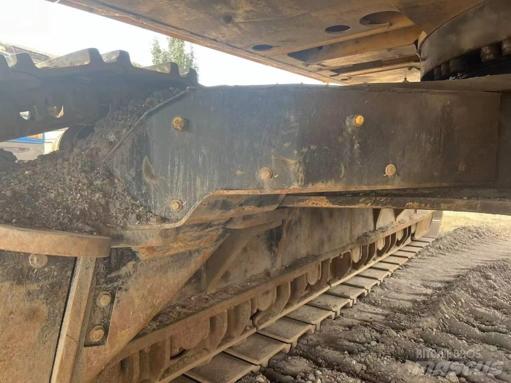 CAT 374 Верижен екскаватор