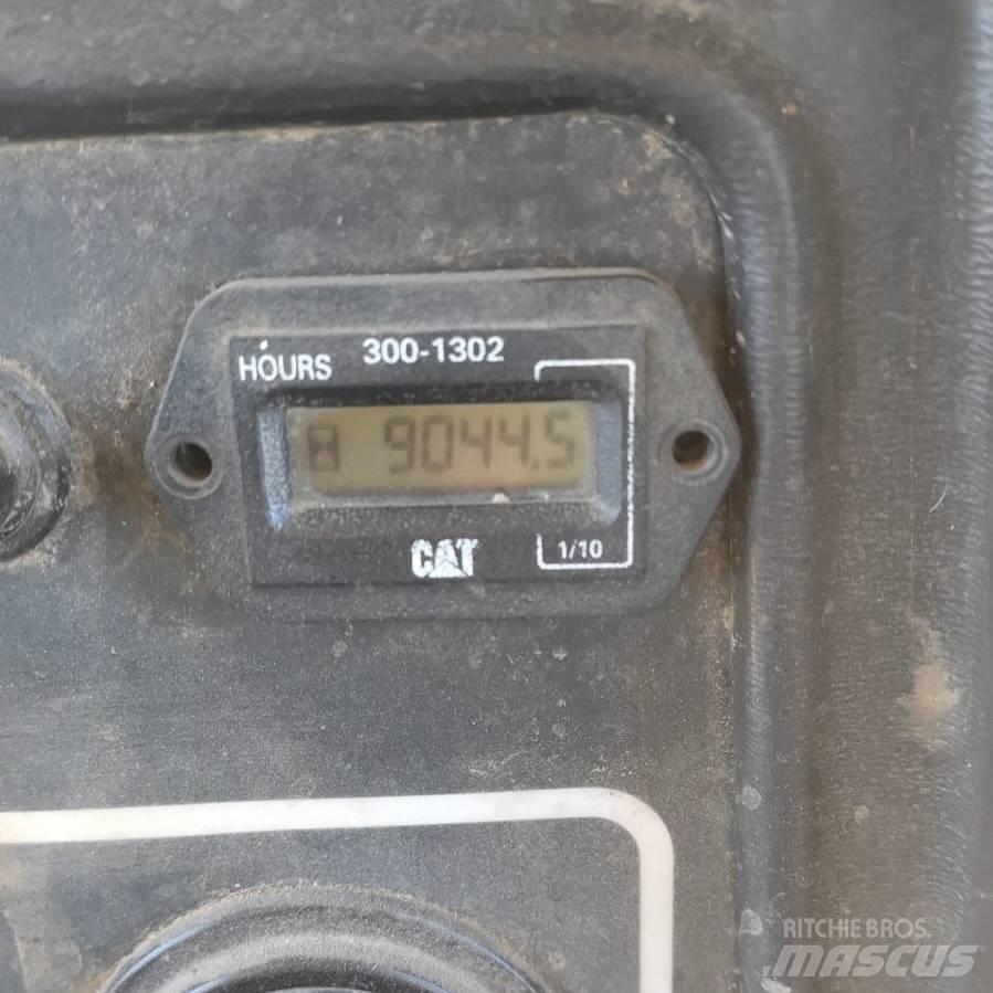 CAT D 8 R Верижни булдозери
