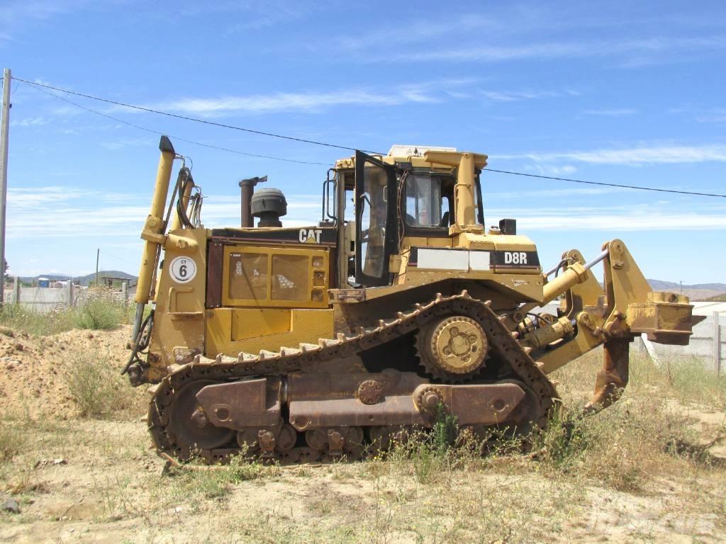 CAT D 8 R Верижни булдозери
