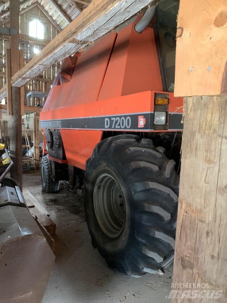 Dronningborg 7200 Комбайни