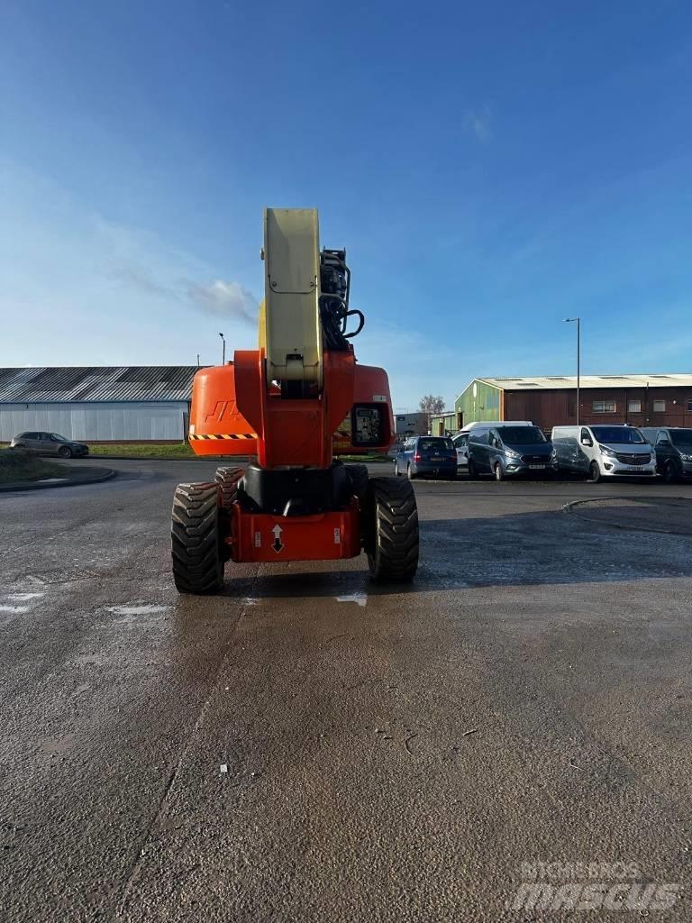 JLG 1250 AJP Съчленени стрелови подемници