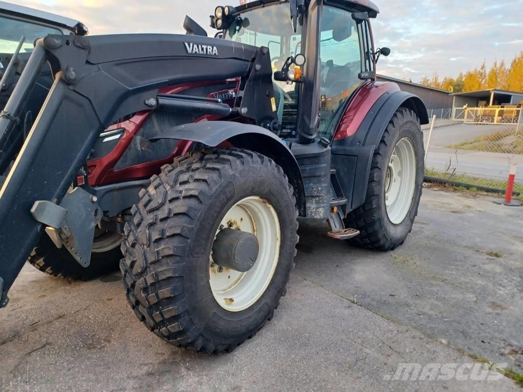 Valtra 234 Direct Трактори