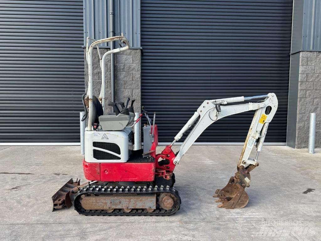 Takeuchi TB 210 R Мини екскаватори < 7 т