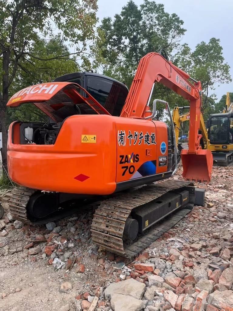 Hitachi ZX70 Средни екскаватори 7т - 12т