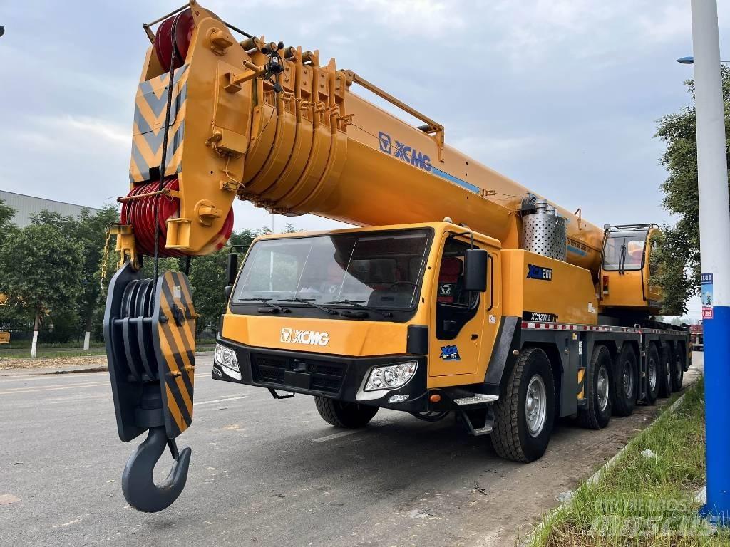 XCMG XCA200 Всъдеходни кранове
