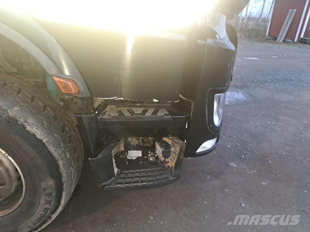 Sisu CM 13 M Камиони за превоз на горски машини
