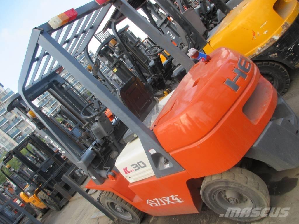 Heli FD 30 Дизелови камиони
