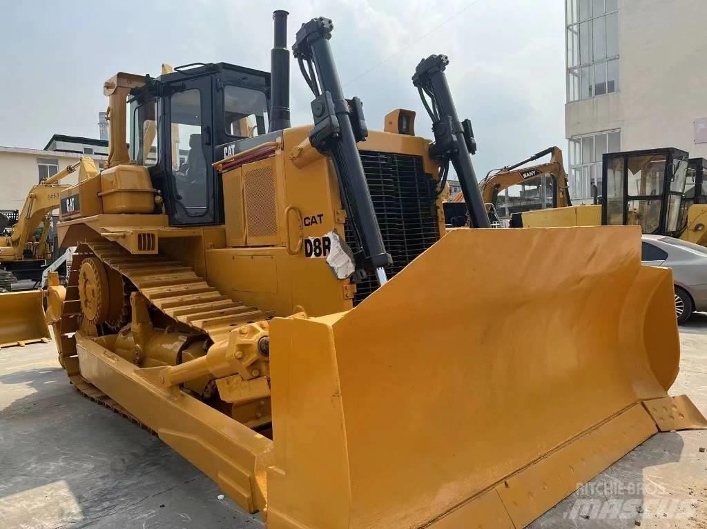 CAT D8R Верижни булдозери
