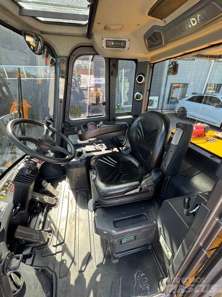 Hyundai 80D-9 Дизелови камиони