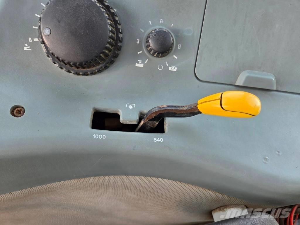 CASE MX100C Трактори