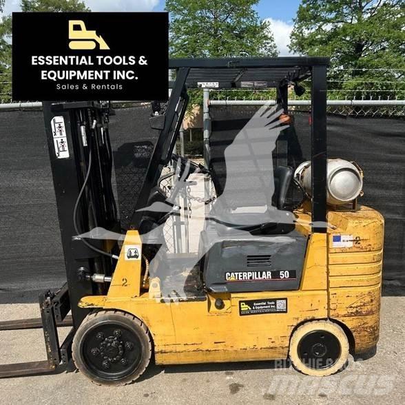 CAT GC25 Дизелови камиони