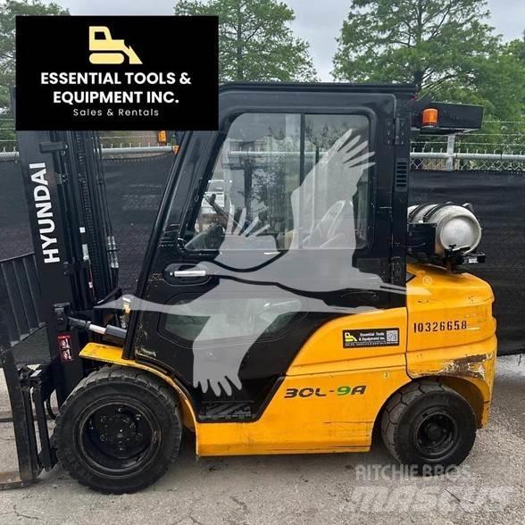 Hyundai 30L-9A Дизелови камиони