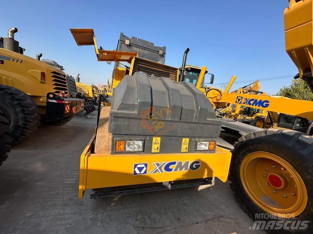 XCMG XD 103 Двойни барабанни ролки
