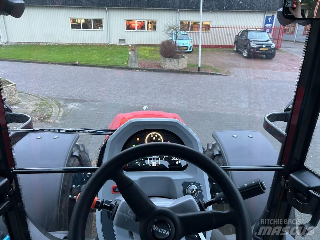 Valtra G125 Active Трактори
