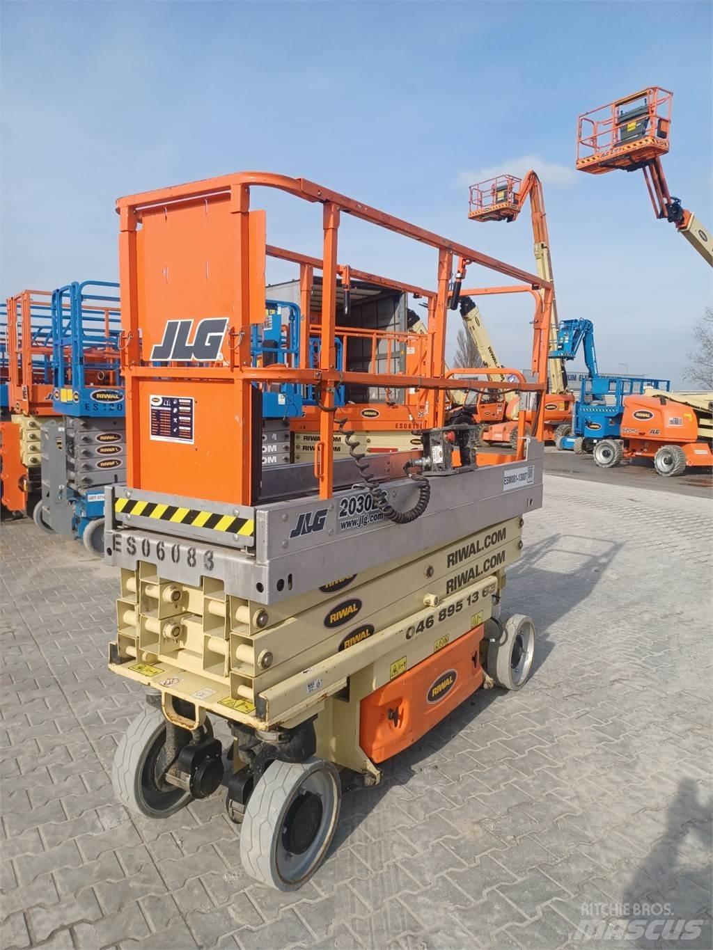 JLG 2030ES Ножични работни платформи