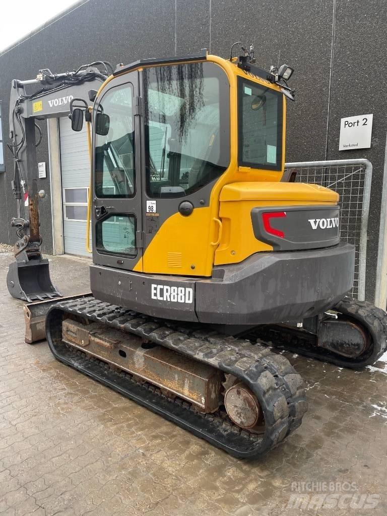 Volvo ECR88D Средни екскаватори 7т - 12т