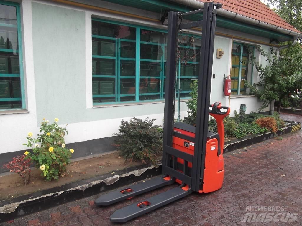 Linde L12 /379/ V-2097 Самоходни товарачи