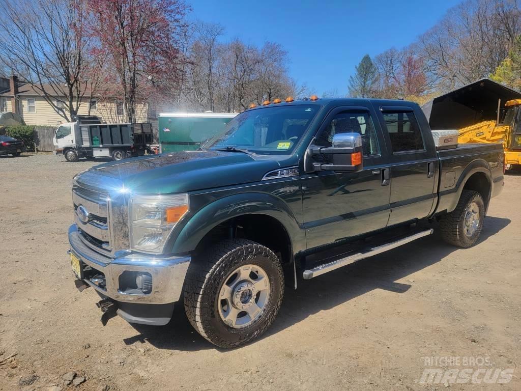 Ford F350 XLT Пикапи