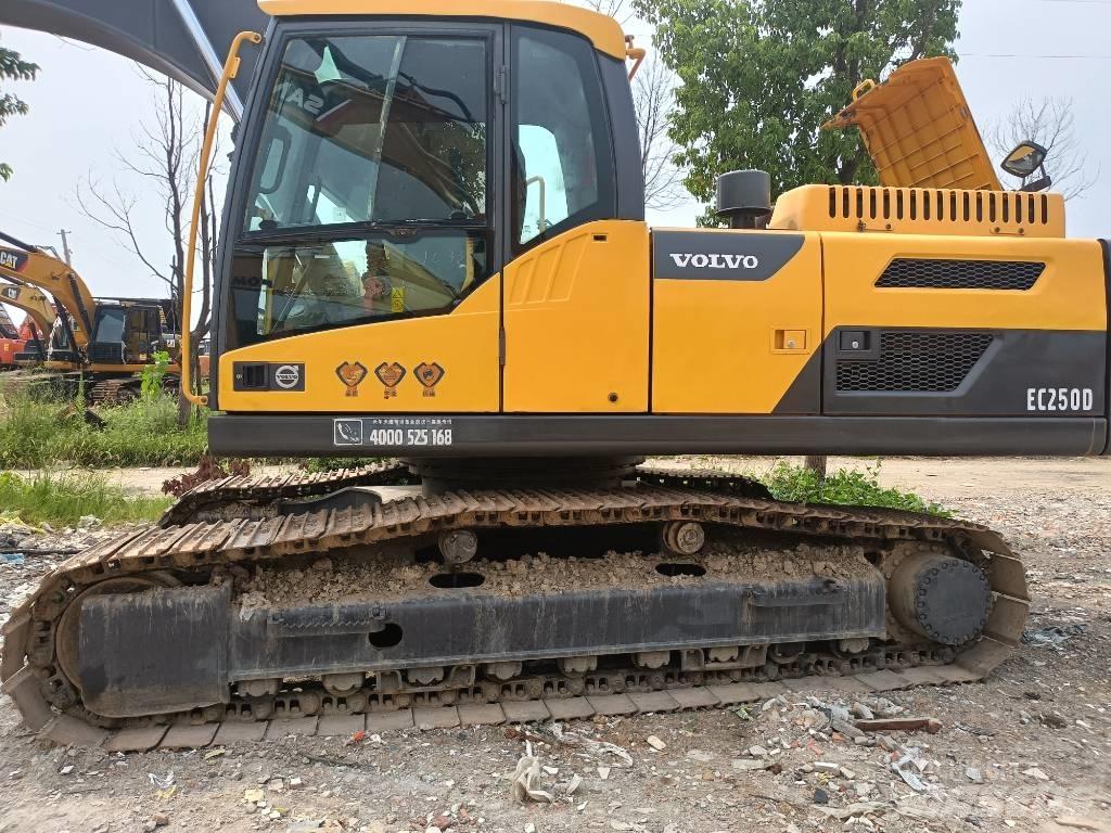 Volvo EC250D Верижен екскаватор