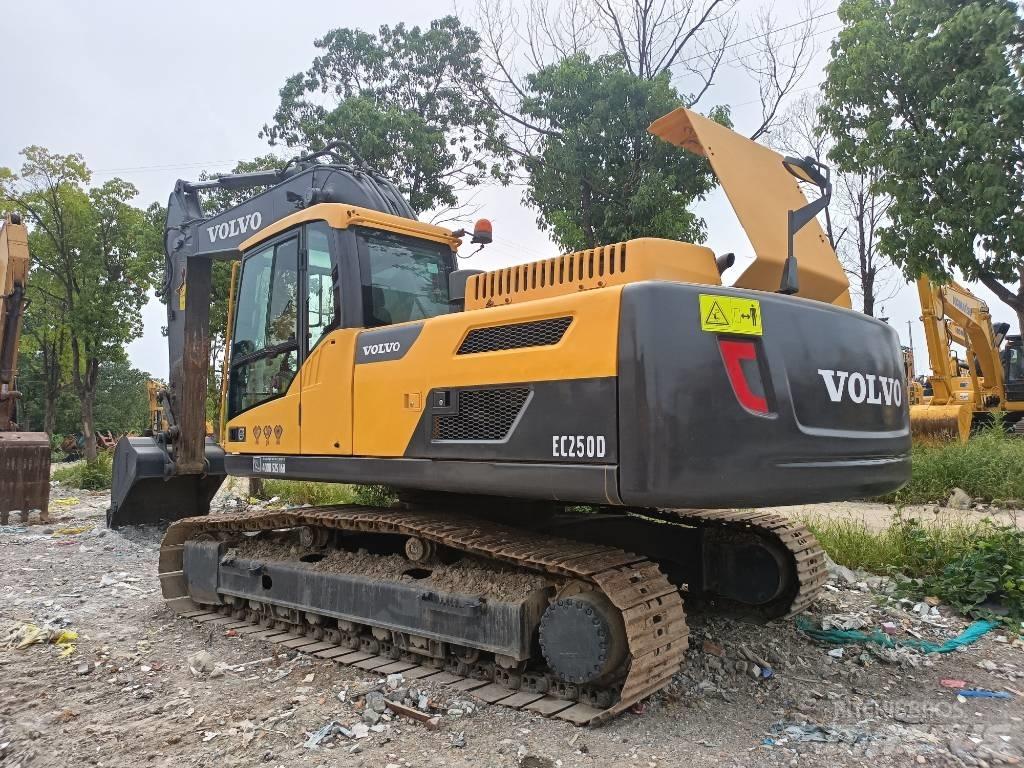 Volvo EC250D Верижен екскаватор