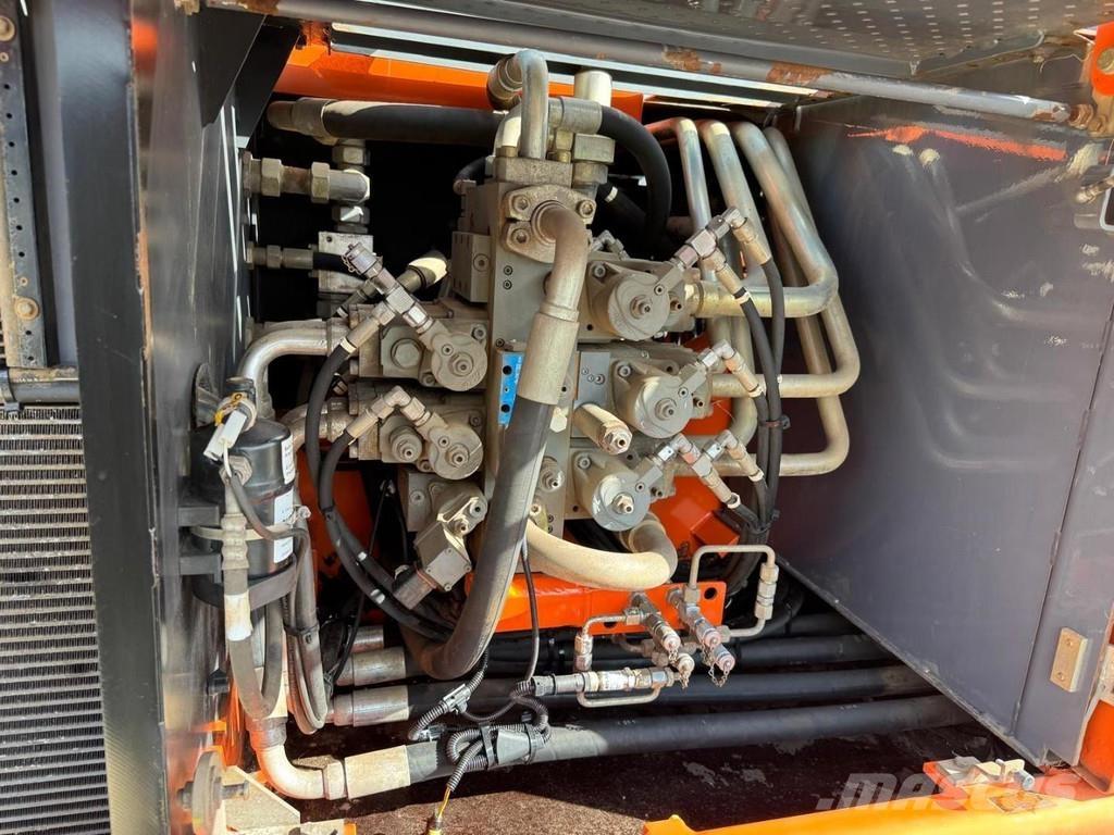 Atlas 350 MH Оператори на отпадъци/индустрия
