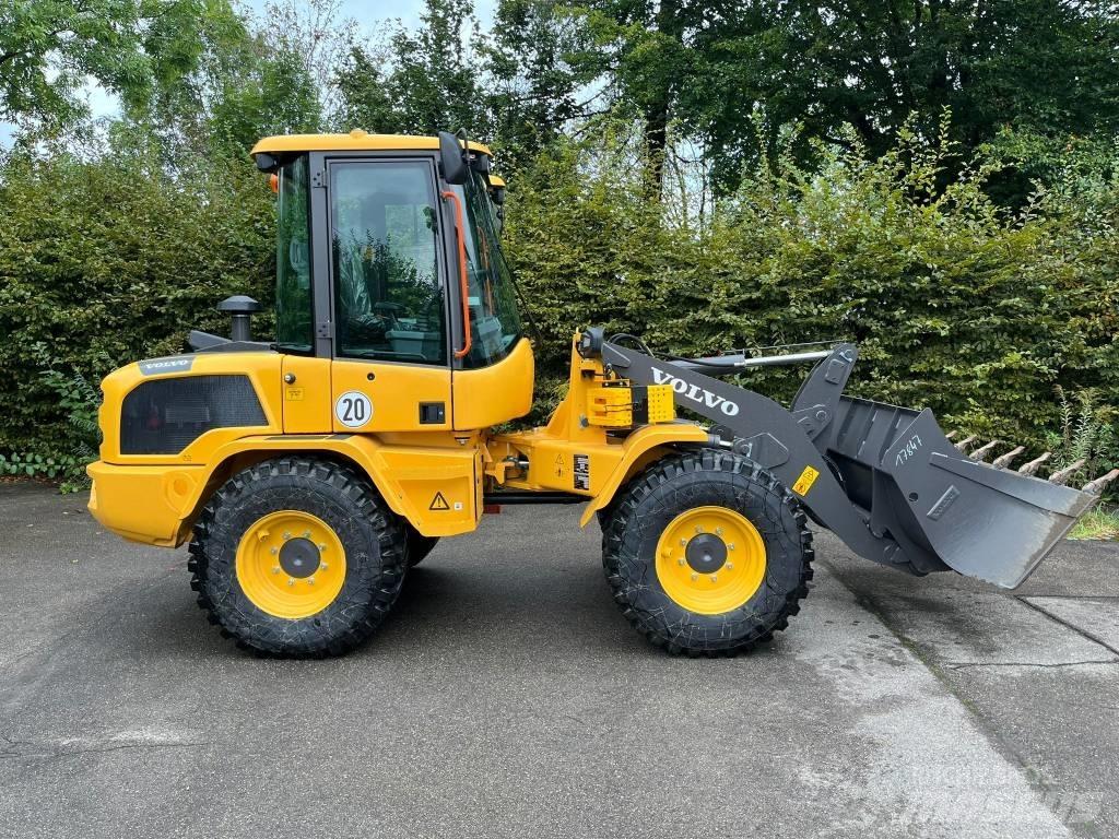 Volvo L 30 H Колесни товарачи