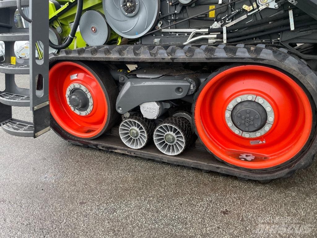 CLAAS Lexion 6900 TT Комбайни