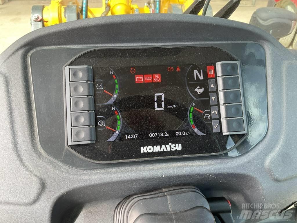Komatsu WA80M-8 Колесни товарачи