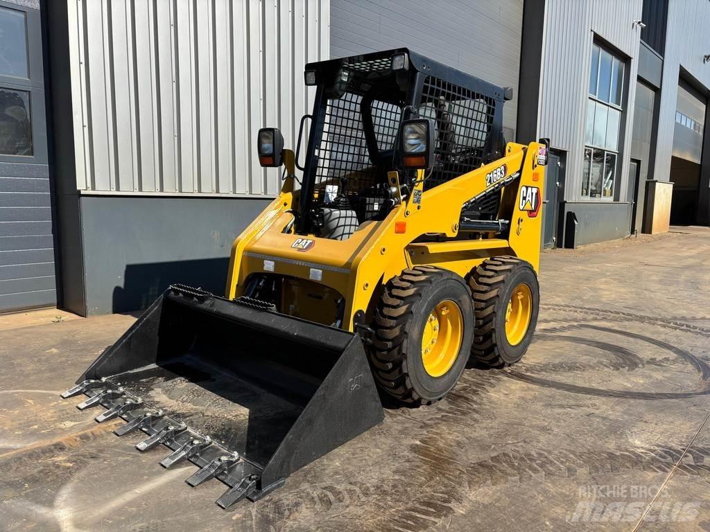 CAT 216B3 Колесни товарачи