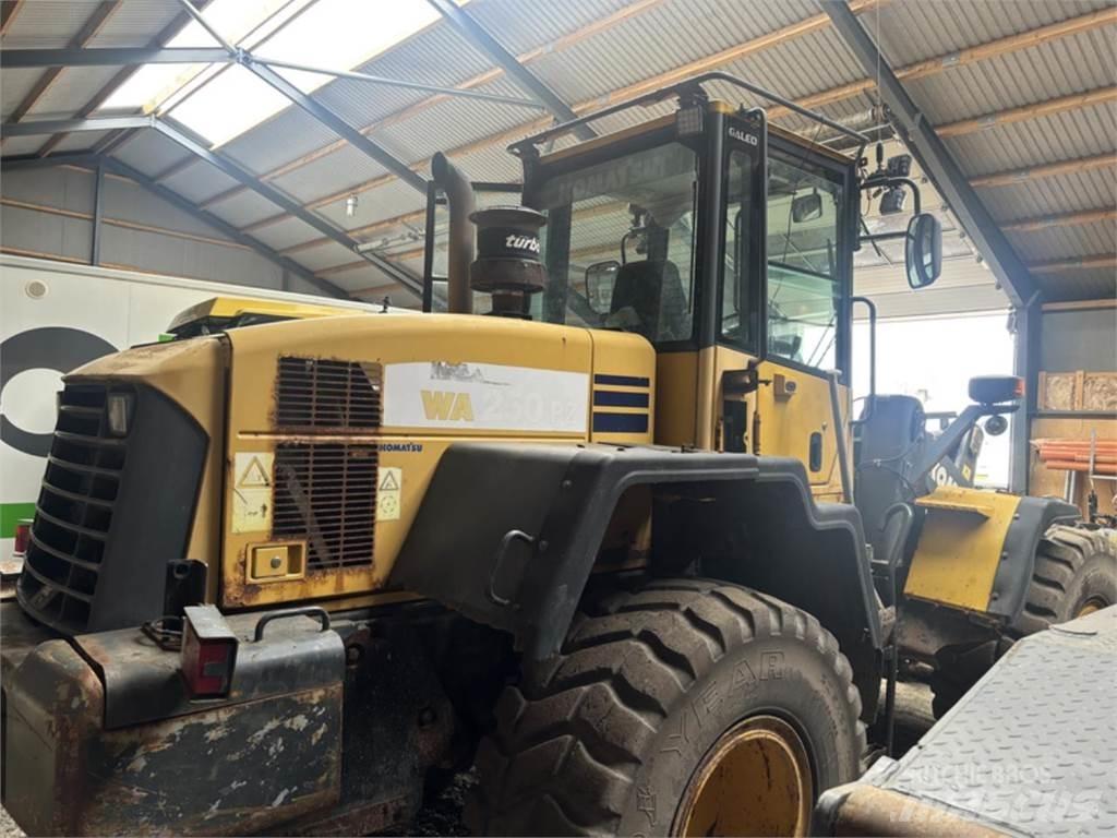 Komatsu WA250PZ-5 Колесни товарачи