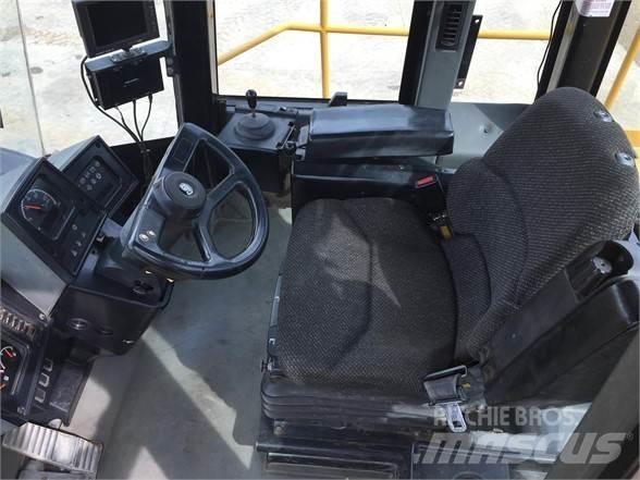 CAT 826G Машини за опаковане на отпадъци