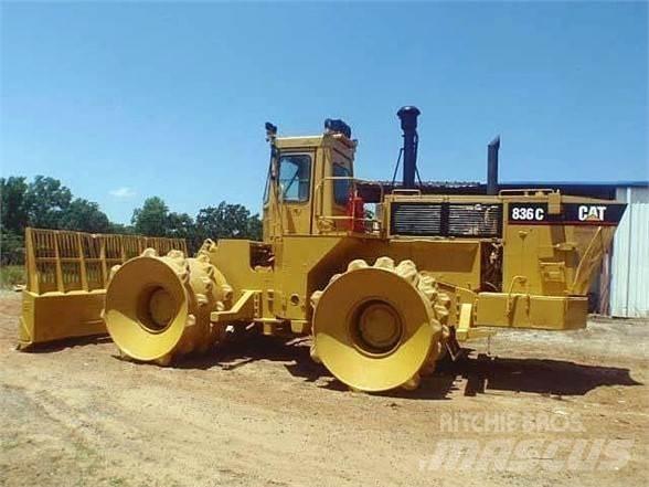 CAT 836C Машини за опаковане на отпадъци
