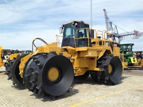CAT 836G Машини за опаковане на отпадъци