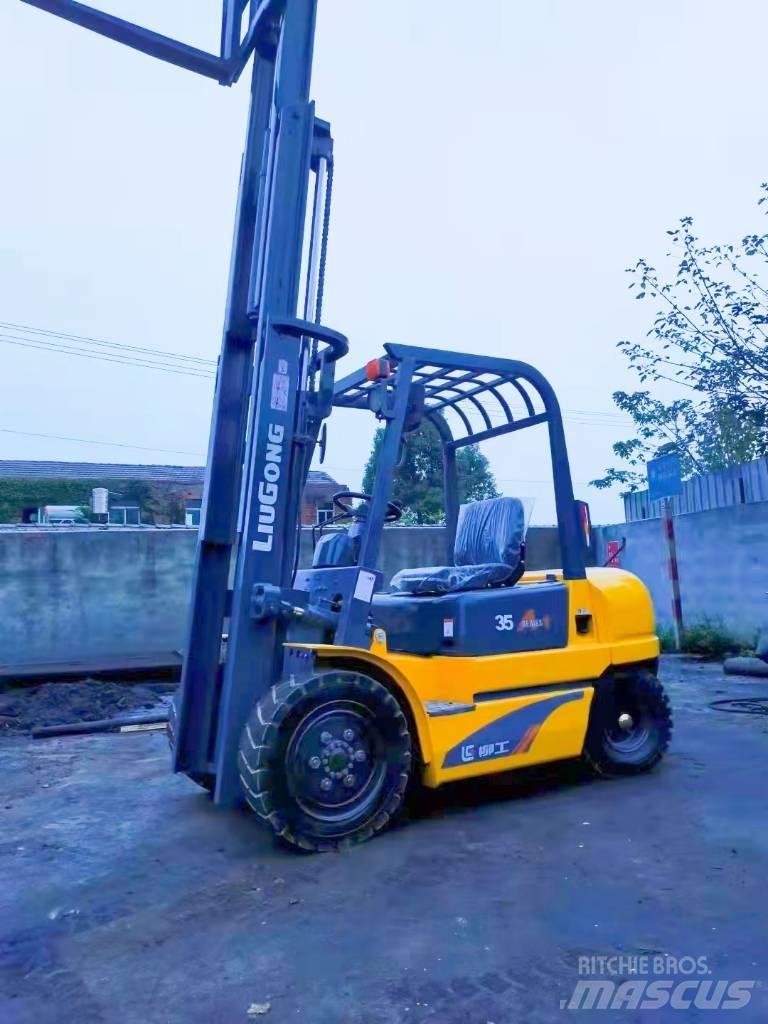 LiuGong CPC 35 Дизелови камиони